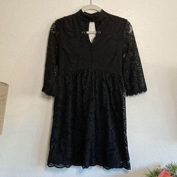 Lace Keyhole Neckline Short Dress Black size Small - Picture 1 of 4
